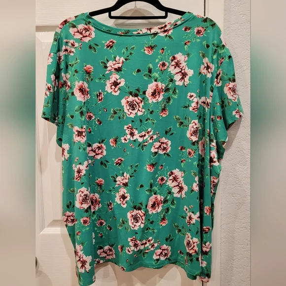 Pioneer Woman Floral V-Neck Short Sleeve Top - Picture 2 of 3